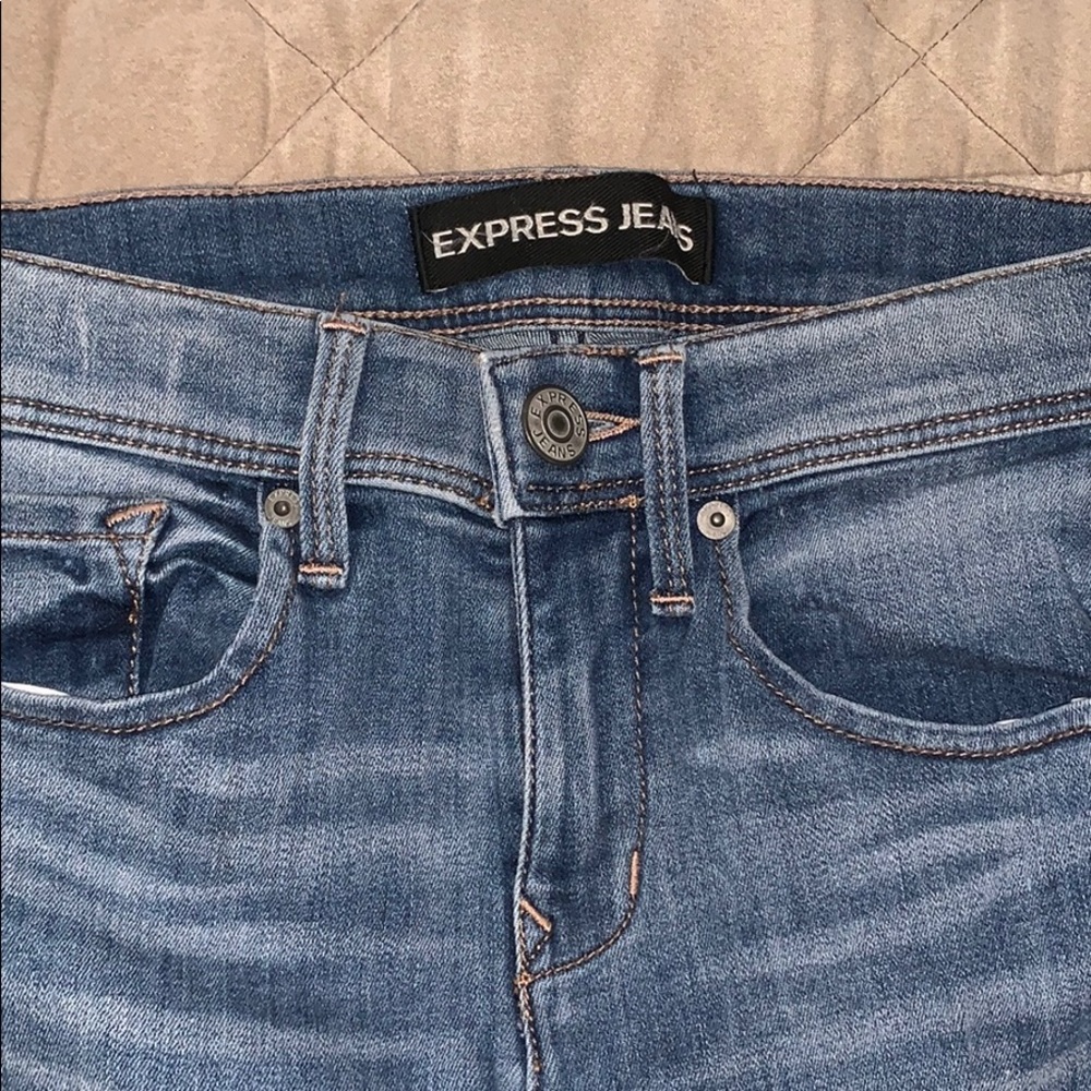 Express Distressed Cropped Legging - Picture 4 of 6